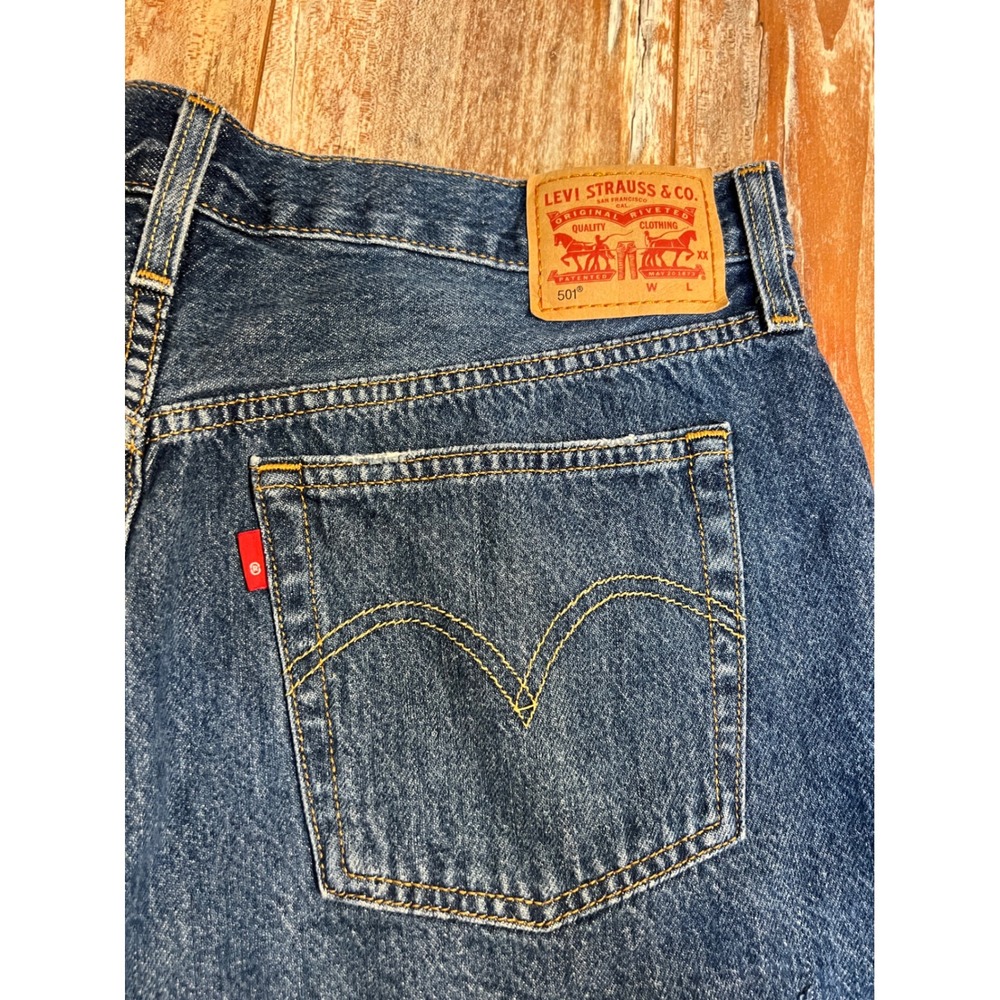 Levis 501 Original Distressed Denim Cut Off Shorts Medium Wash Blue W31 - Picture 7 of 11